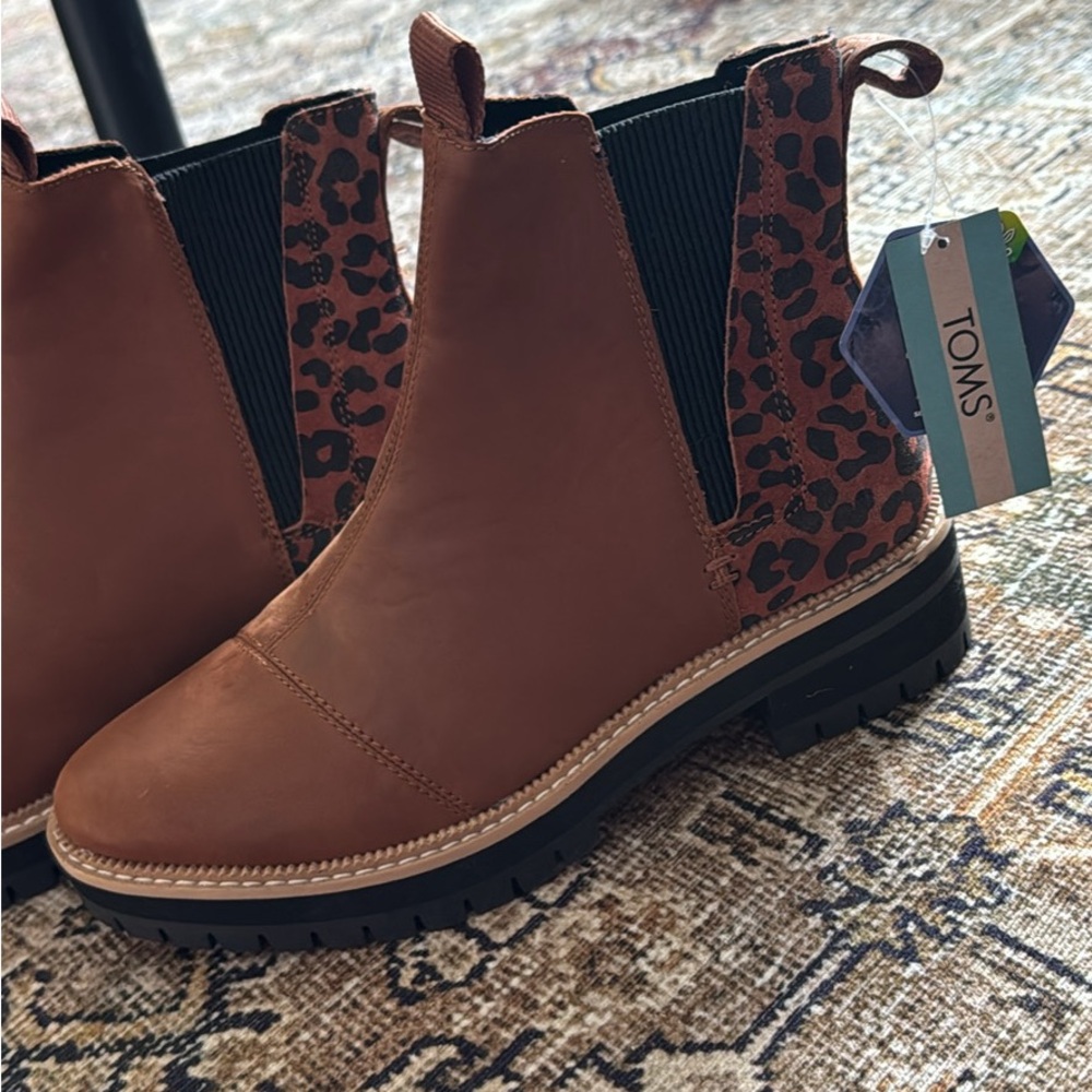Toms Tan Leopard Print Chelsea Boots